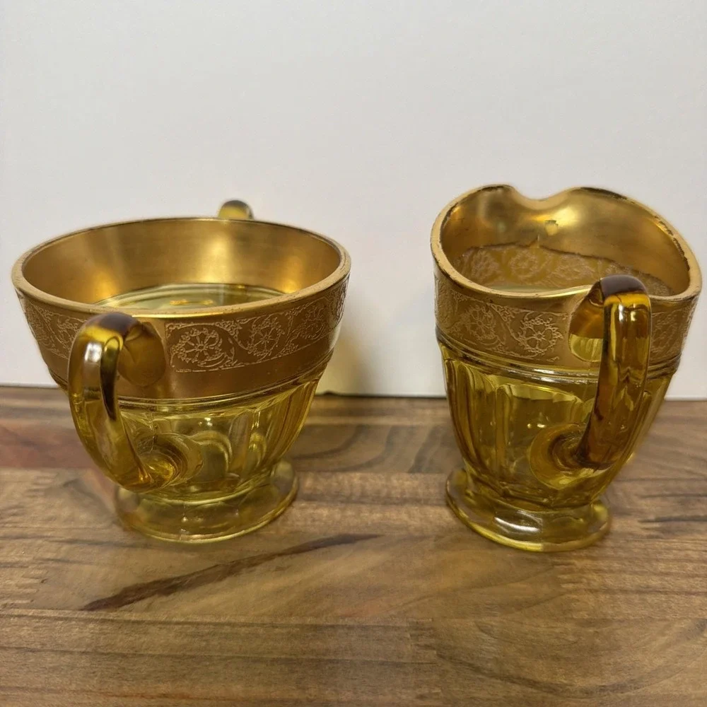 The Unbranded Brand vintage amber